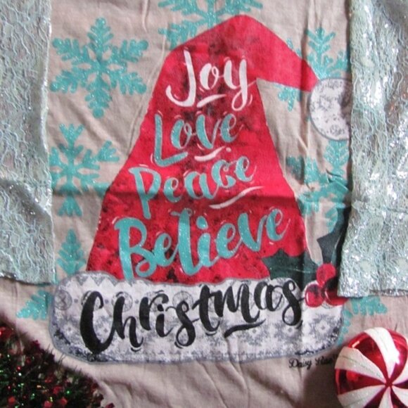 SOUTHERN GRACE JOY, LOVE, PEACE, BELIEVE IN CHRISTMAS LACE SLEEVE - Picture 2 of 4